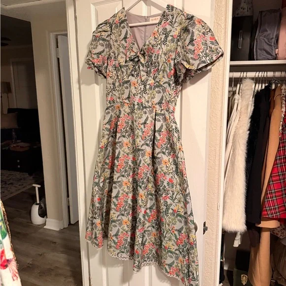 Ivy City Co Avalon Floral Dress - Picture 4 of 5